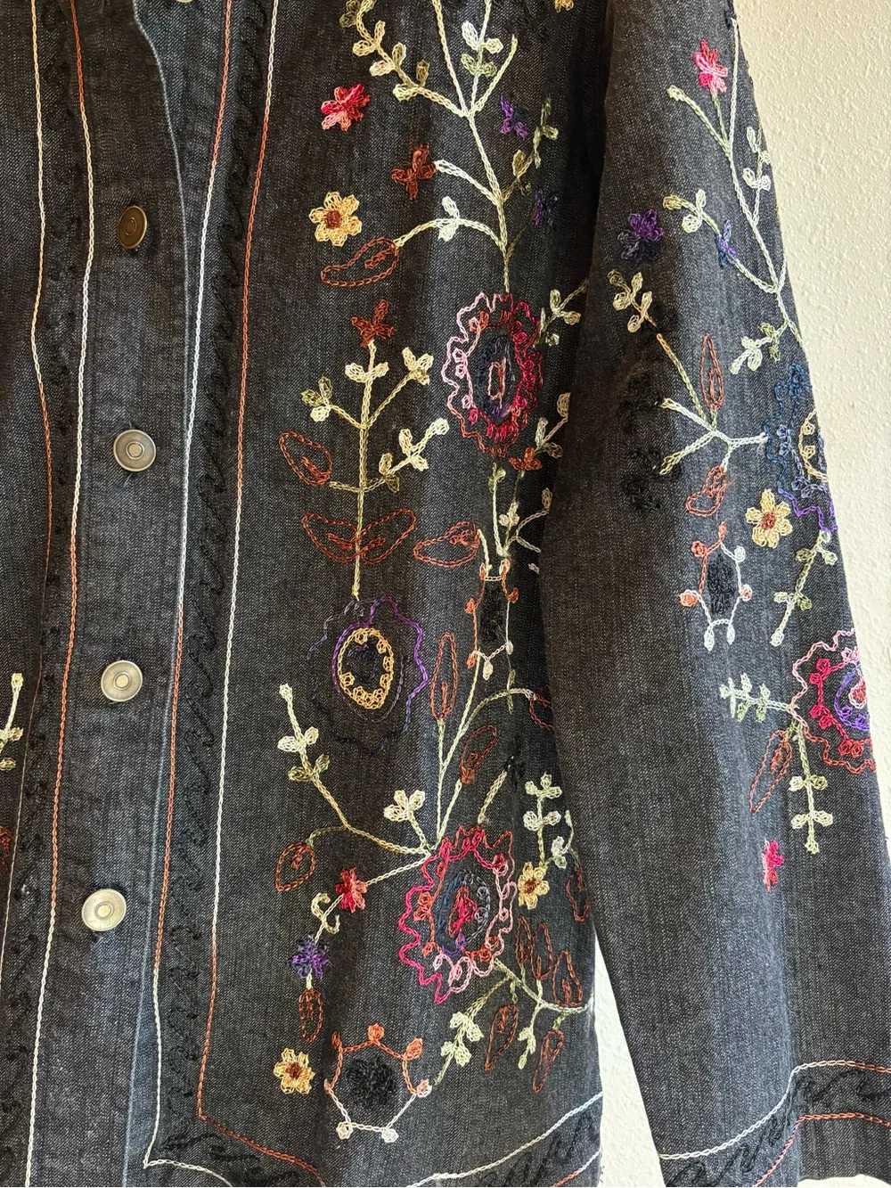 Vintage Denim & Co Embroidered Button Up